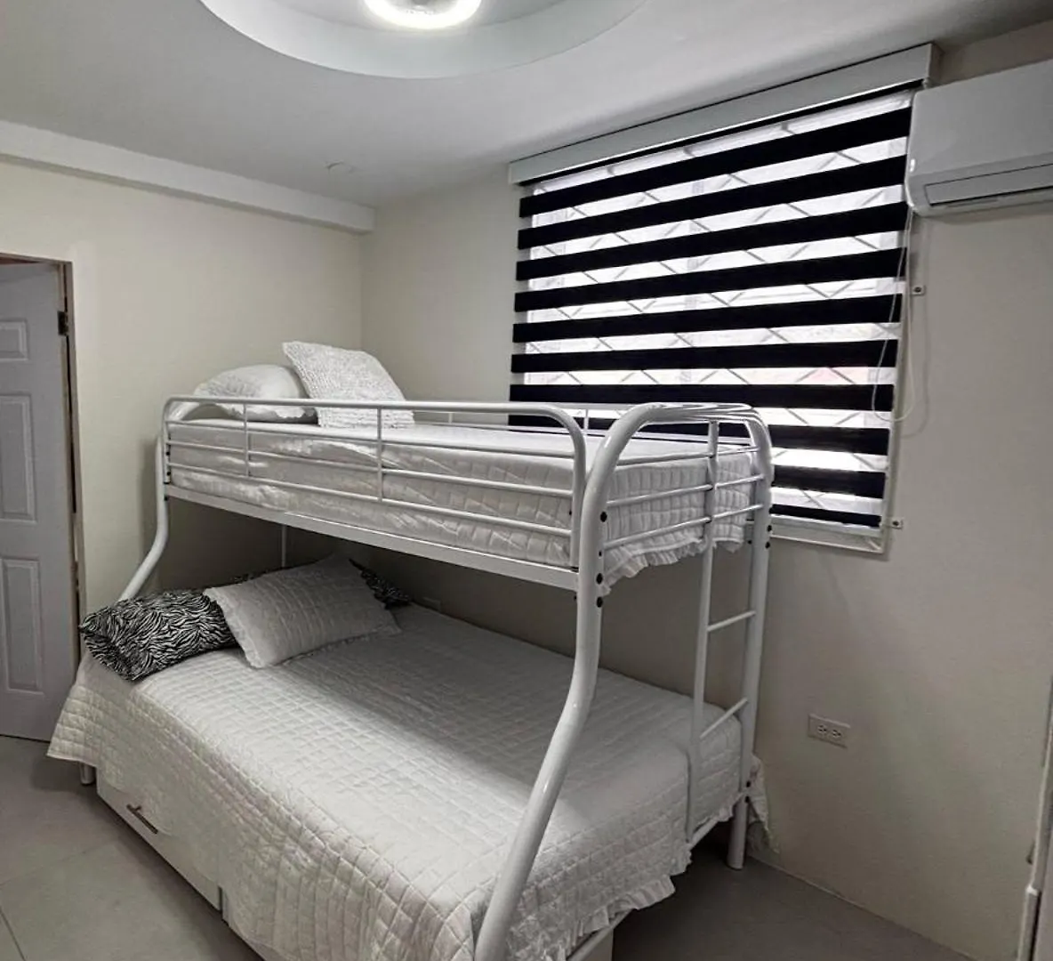 Elm'S Secret Nest, Westmoorings-2 Bedroom Suite And Pool Port of Spain 0*,  Trinidad And Tobago