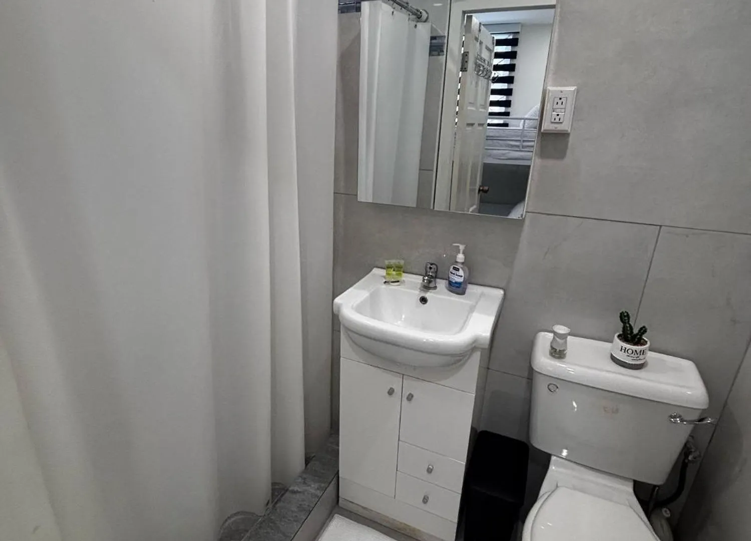 Elm'S Secret Nest, Westmoorings-2 Bedroom Suite And Pool Port of Spain