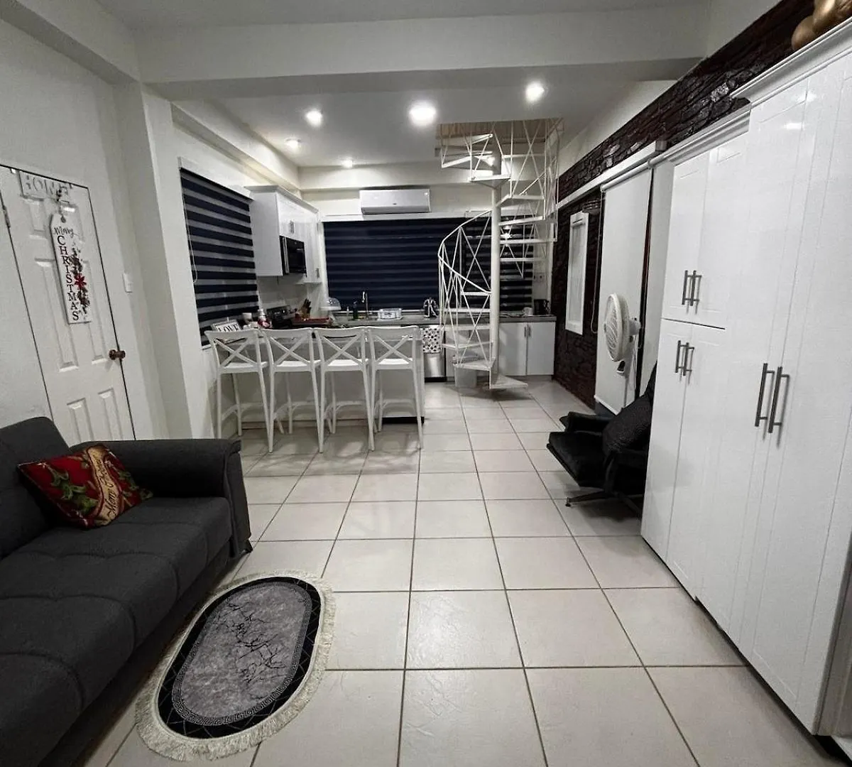Elm\'S Secret Nest, Westmoorings-2 Bedroom Suite And Pool联系方式
